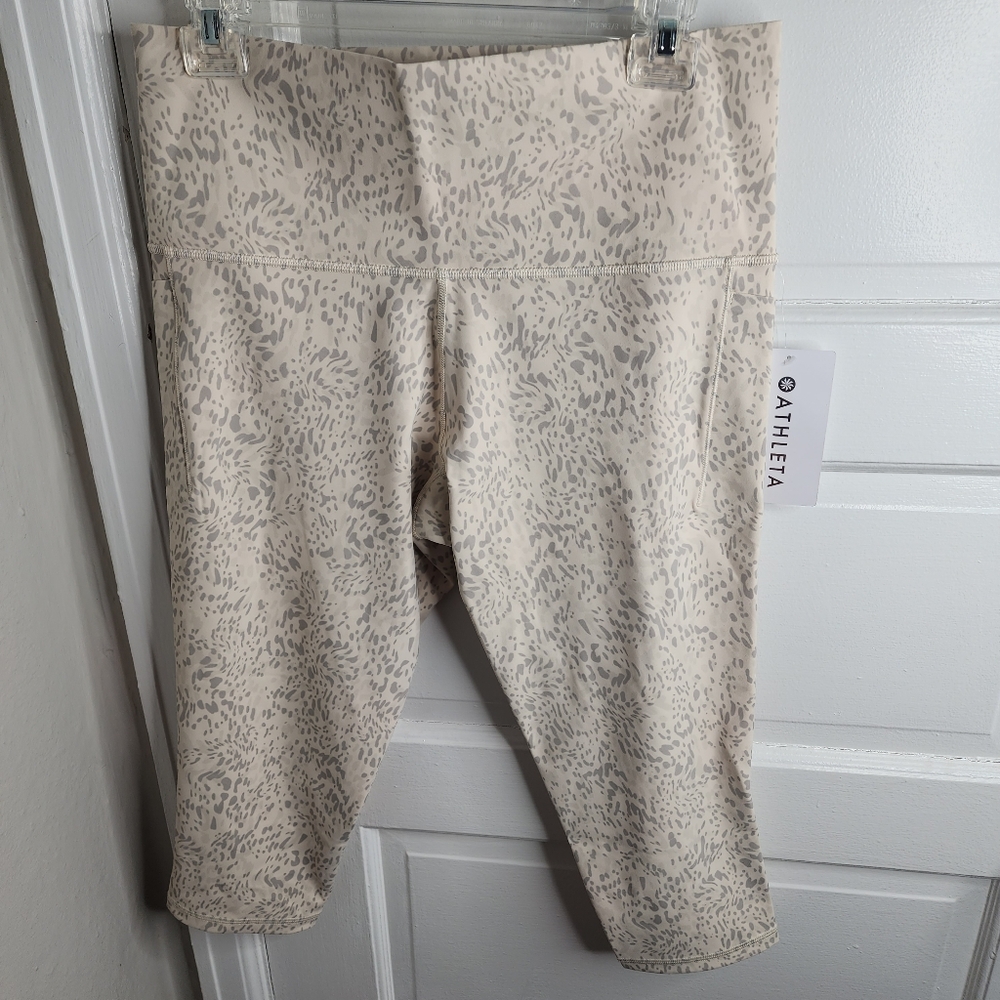 NEW Athleta Salutation Stash Pocket II Print Capri 1X
